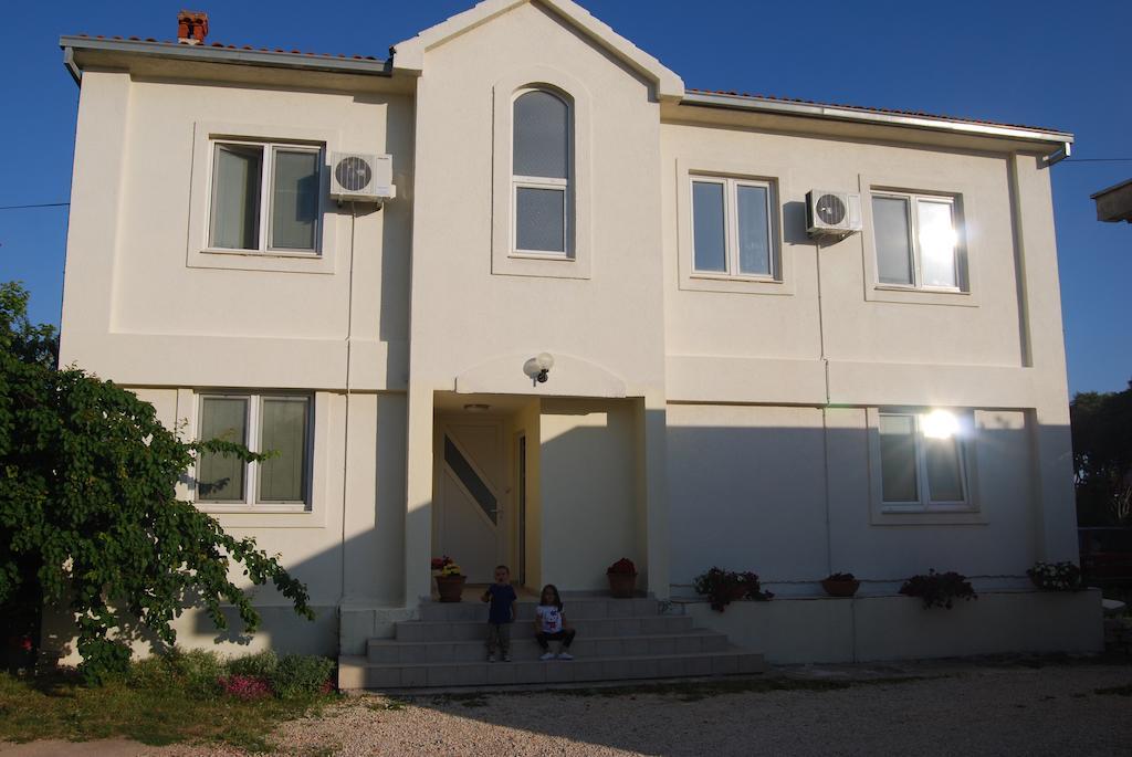 Guesthouse Emma Задар Екстериор снимка
